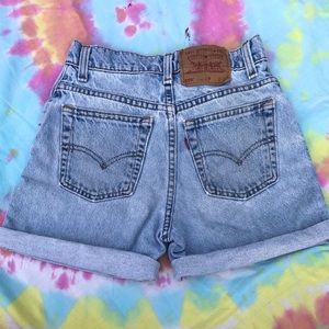 90s Vintage Levi’s 550 relaxed fit Jean shorts